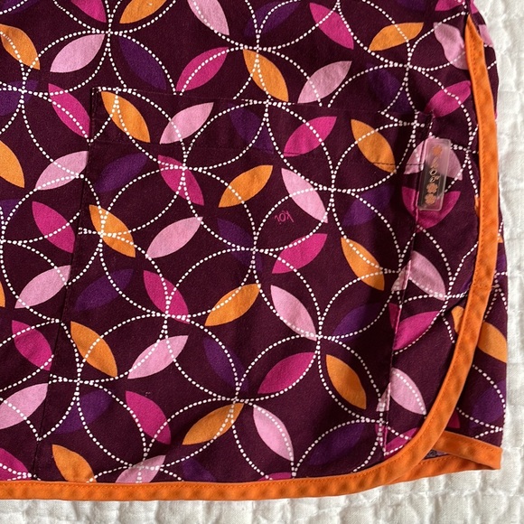 koi Scrub Top - Picture 9 of 16
